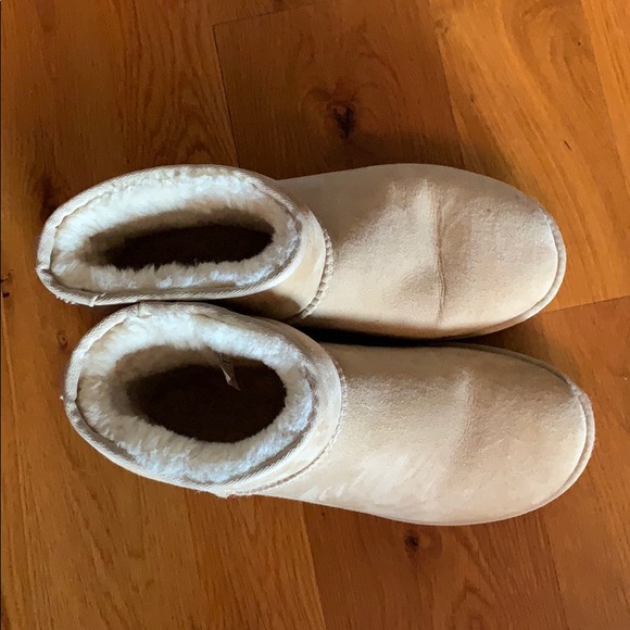 LIGHT BROWN SHORT UGGS - Picture 3 of 4